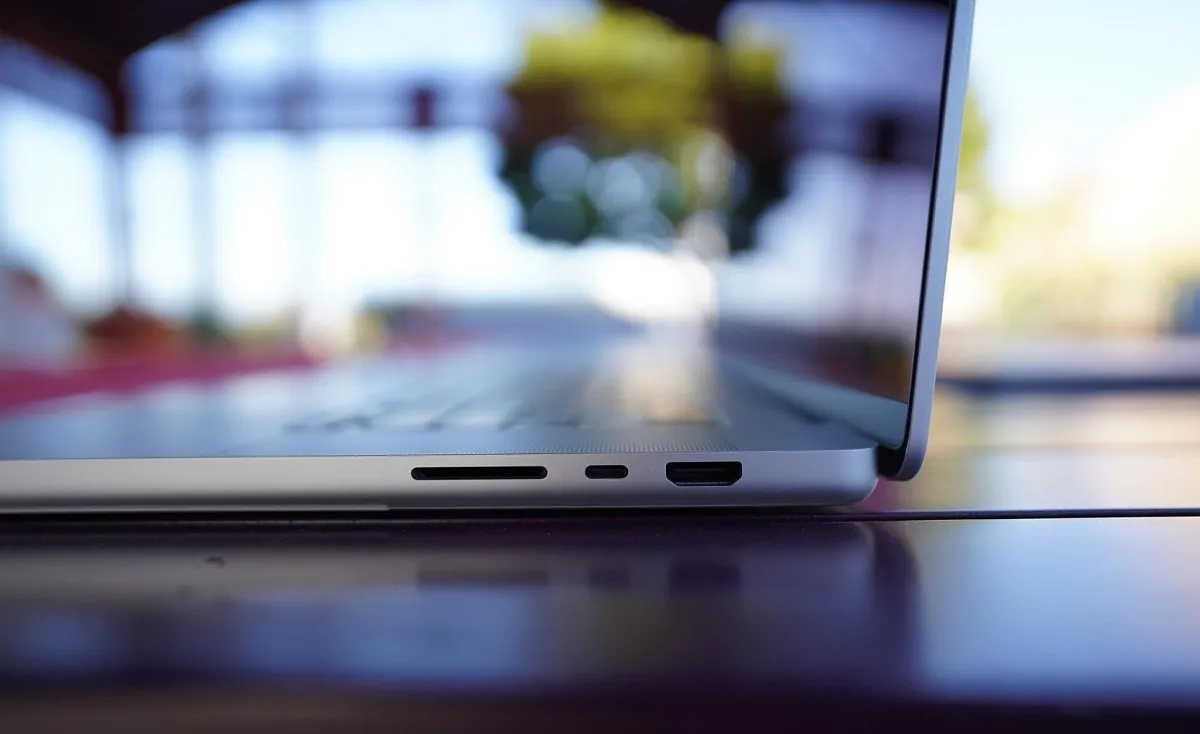 مک بوک پرو 16 اینچ 2016 ظرفیت 1/32 ترابایت نقره ای مدل MK1H3 - اپل گلشن خرید مک بوک پرو 16 اینچ 2021 M1 ظرفیت 1 ترابایت - MK1H3