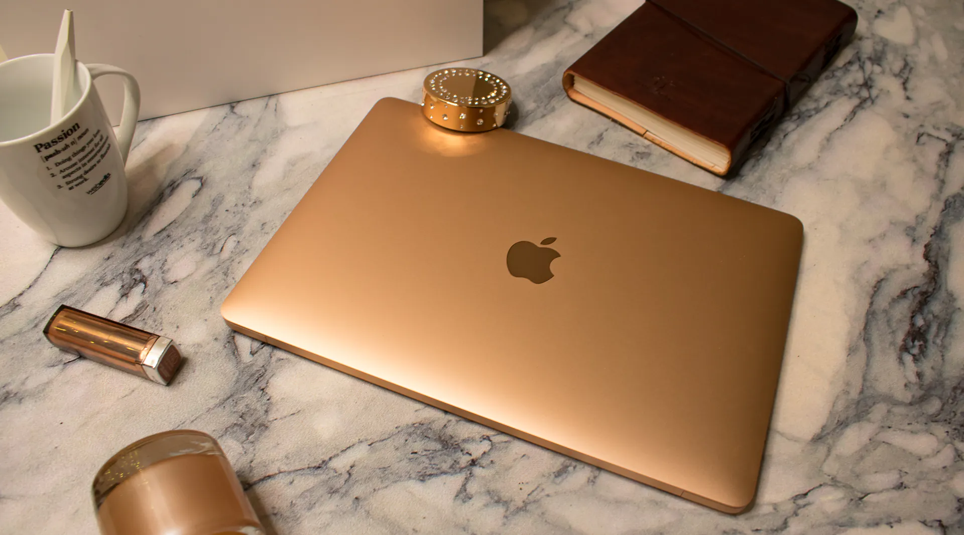 بررسی تخصصی مک بوک ایر 13 اینچ مدل MGNE3 2020 - طلایی