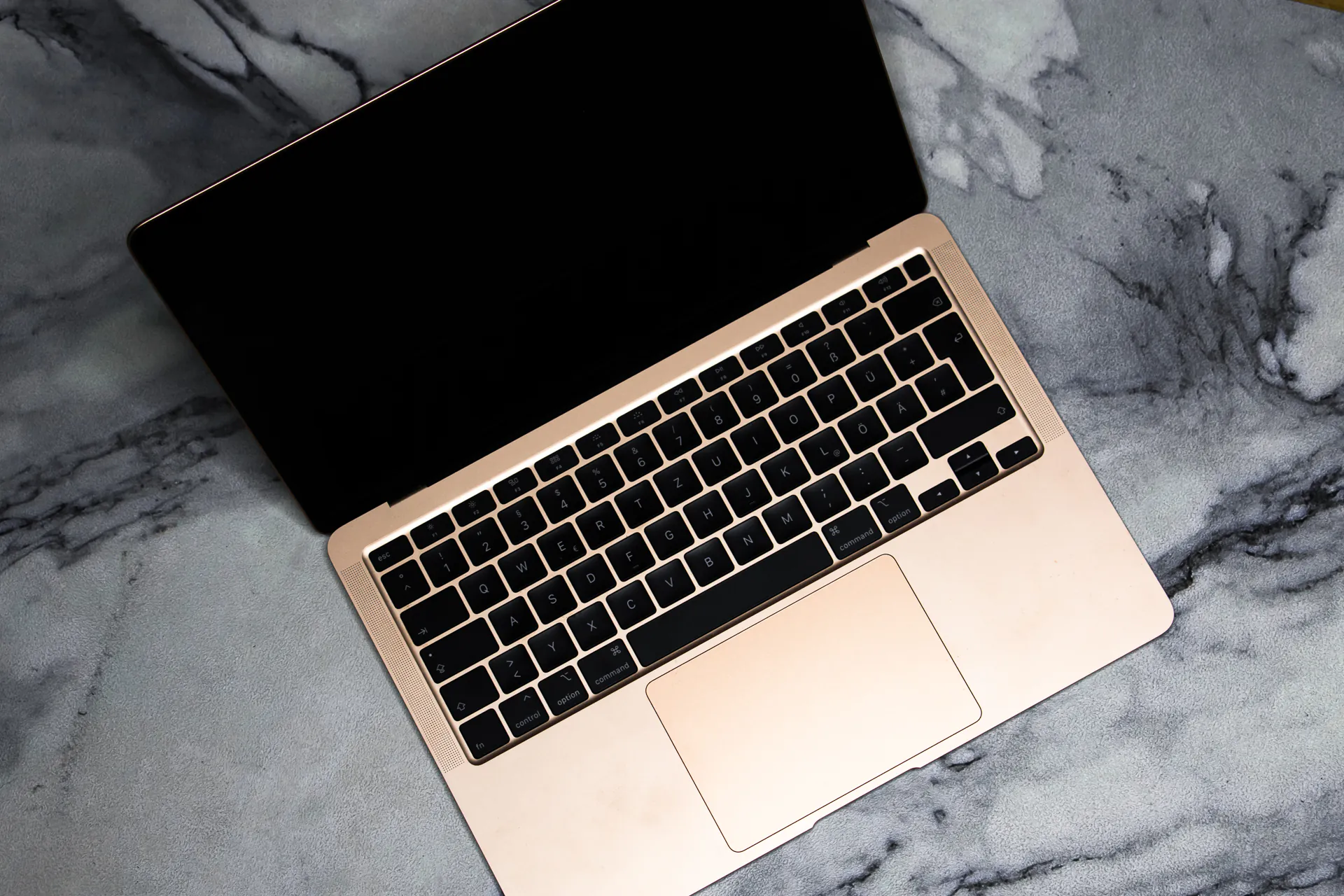 چیپست مک بوک ایر 13 اینچ مدل MGNE3 2020 - طلایی