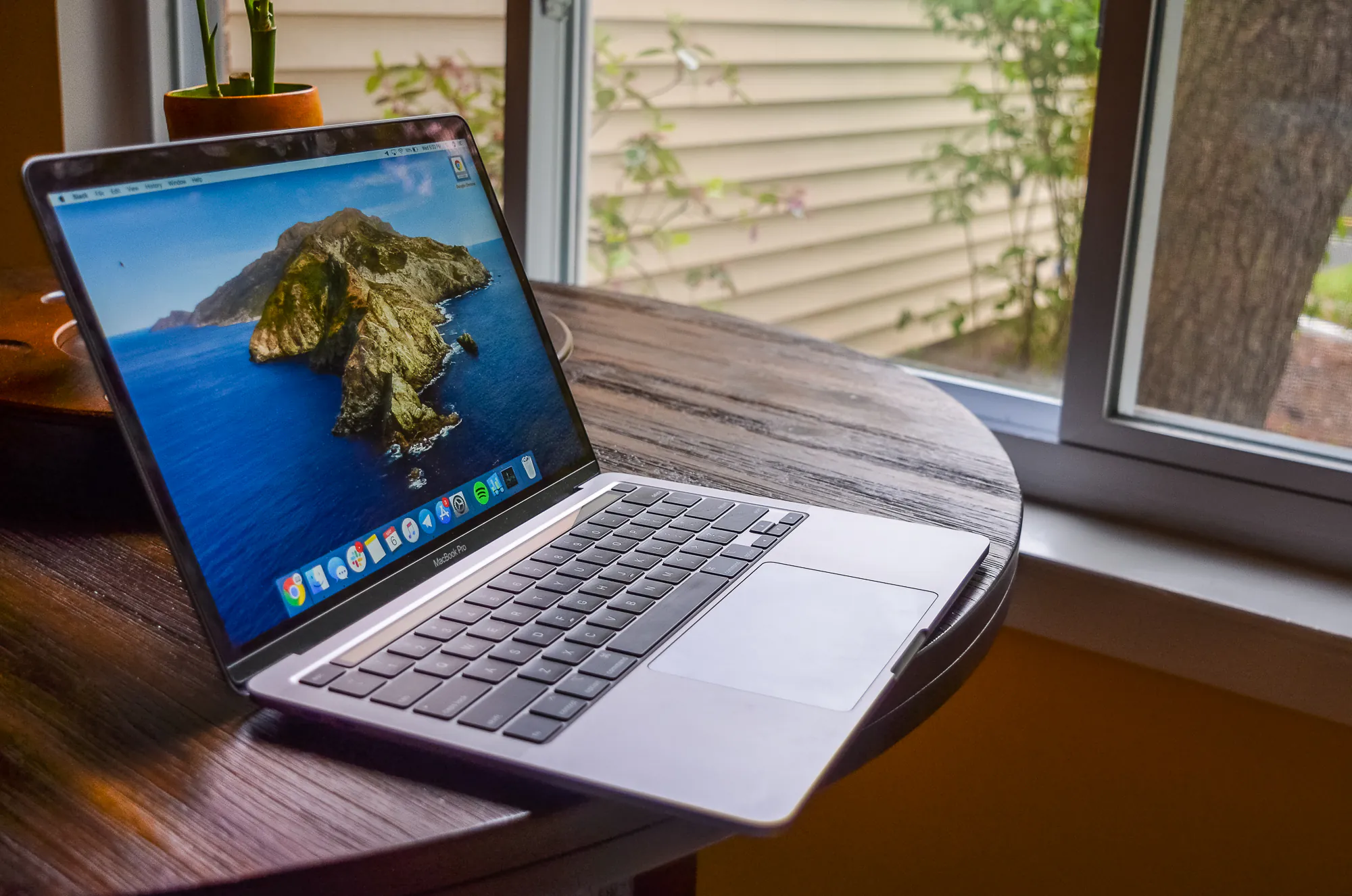 خرید مک بوک پرو 13 اینچ رتینا با تاچ بار مدل MYD82 2020 - خاکستری