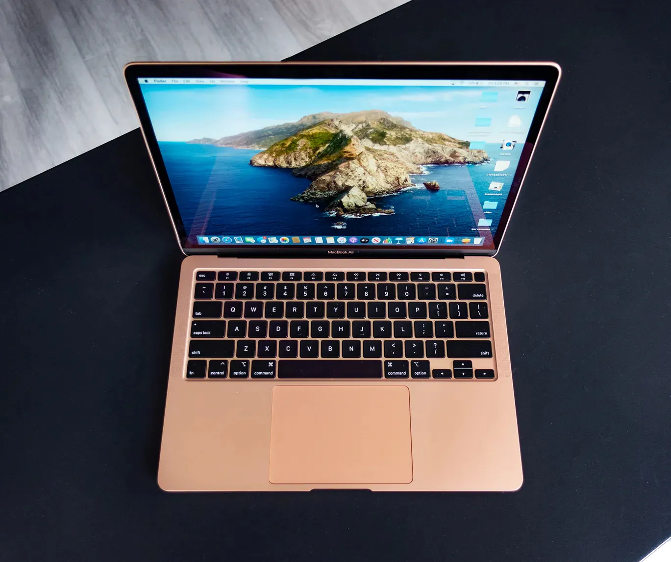 نمایشگر مک بوک ایر 13 اینچ مدل MVH52 2020 - طلایی