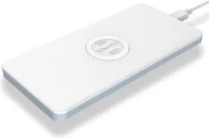 شارژر همراه بی سیم روموس مدل Freemos 1 با ظرفیت 1000 میلی آمپر ساعت