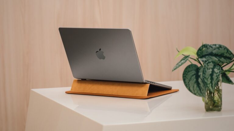 کاور لپ تاپ موشی مدل Muse 3-in-1 Slim مناسب مک بوک 14 اینچی