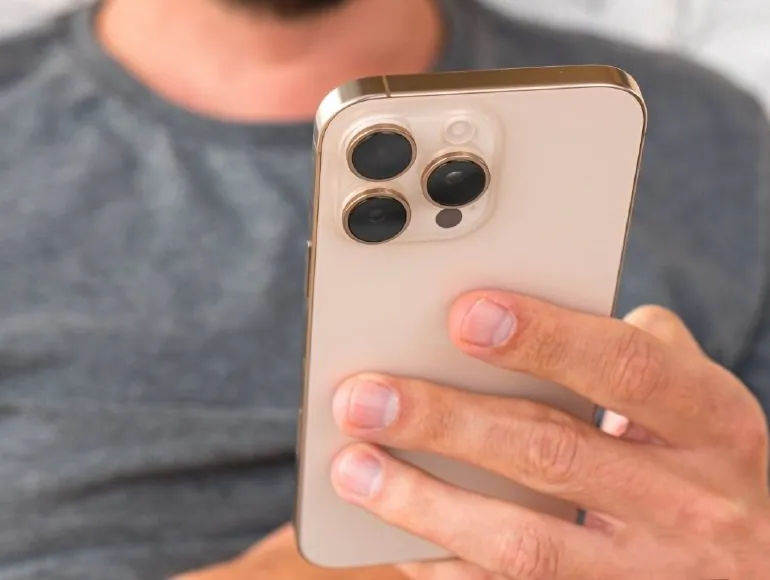 دوربین آیفون ۱۶ پرو مکس